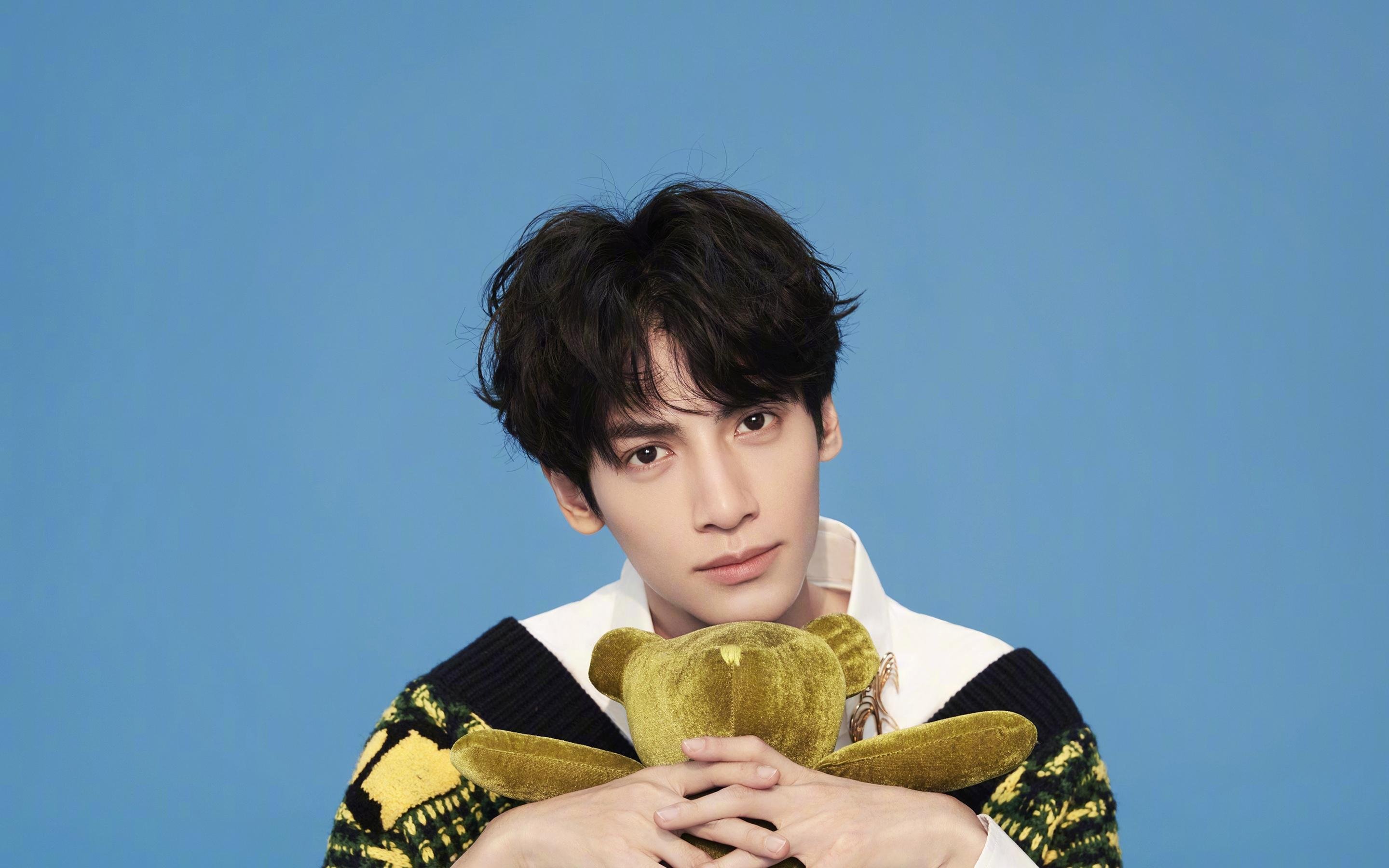 LEYU乐鱼体育官方网站-特斯·冯·迪克：领导南非队中场的攻防转换，调度球场节奏，冯 斯特拉客